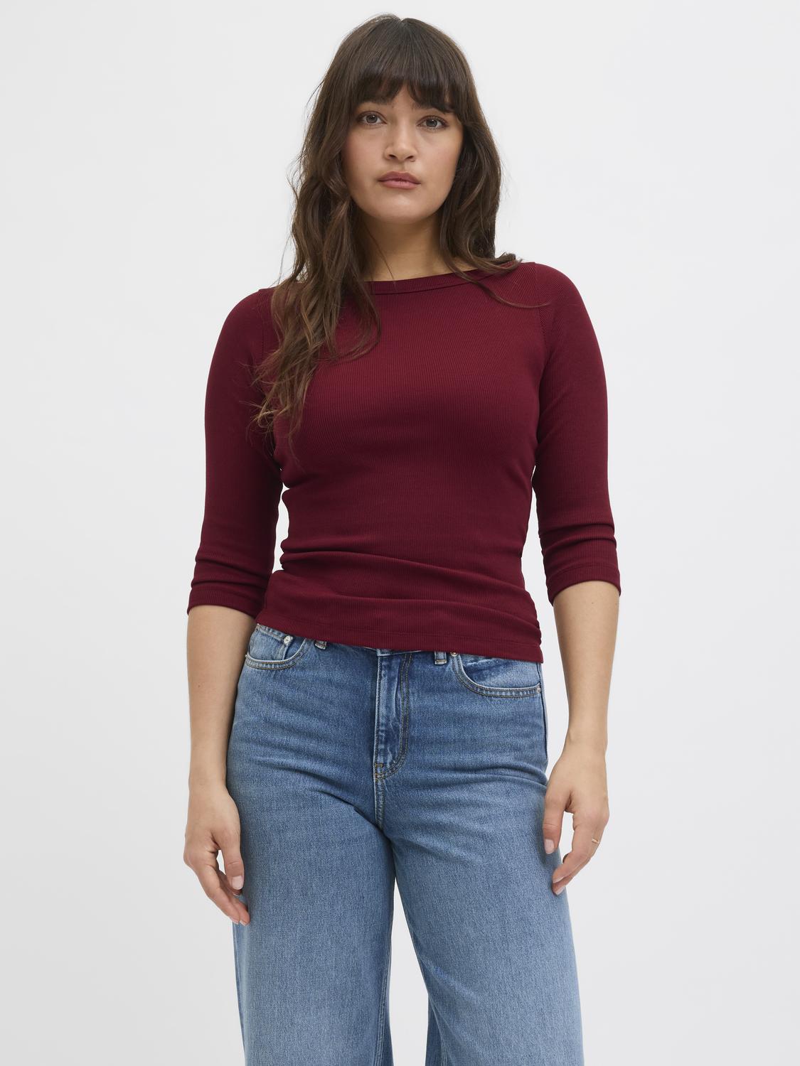model_shot-front